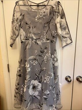 FLORYDAY Gray Sheer Floral Dress Lined 3/4 3-Cut-Out-Sleeves Sz M NWOT